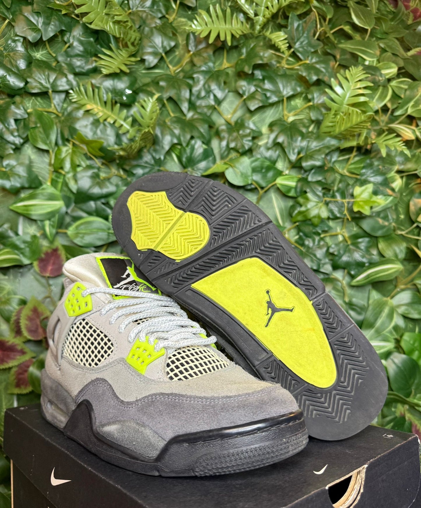 Jordan 4 SE 95 Neon