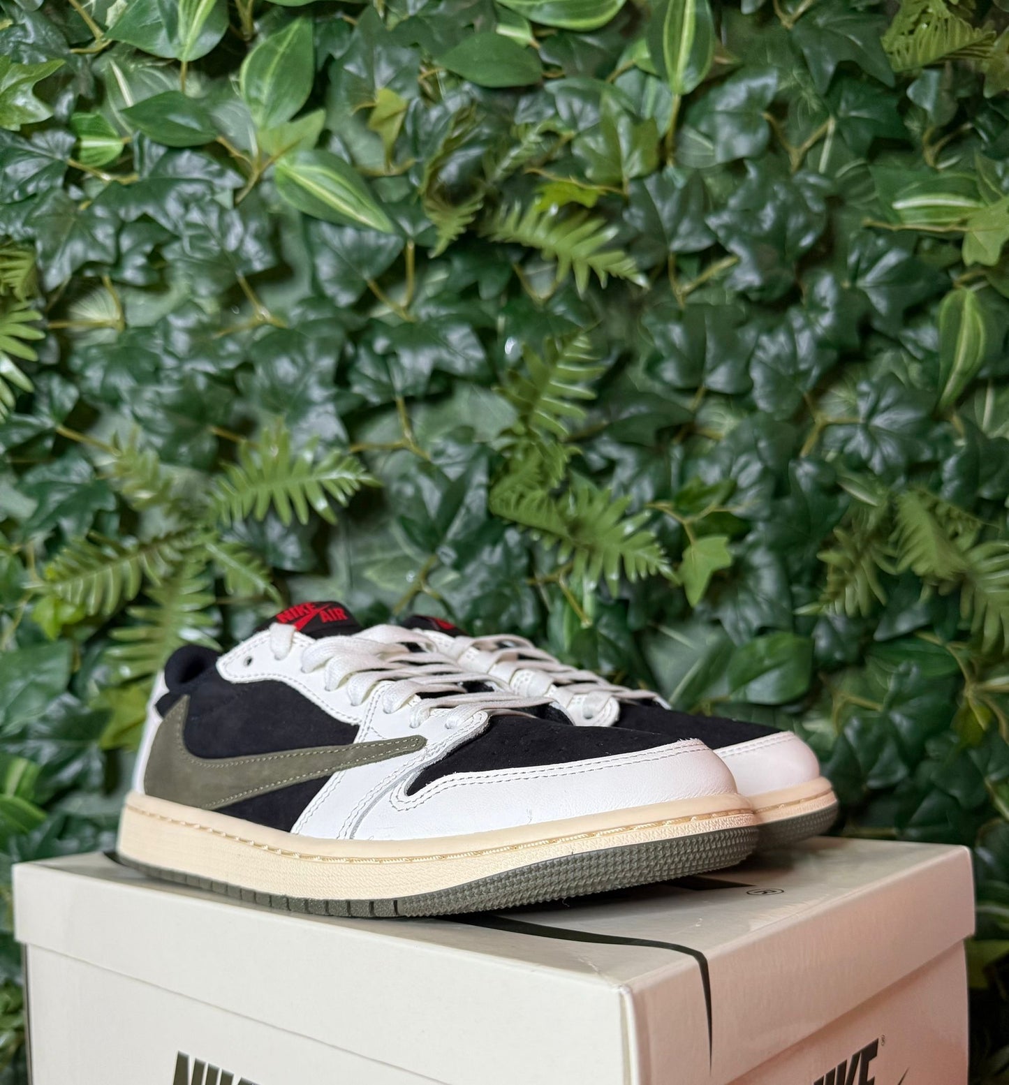 Jordan 1 Low X Travis Scott Olive