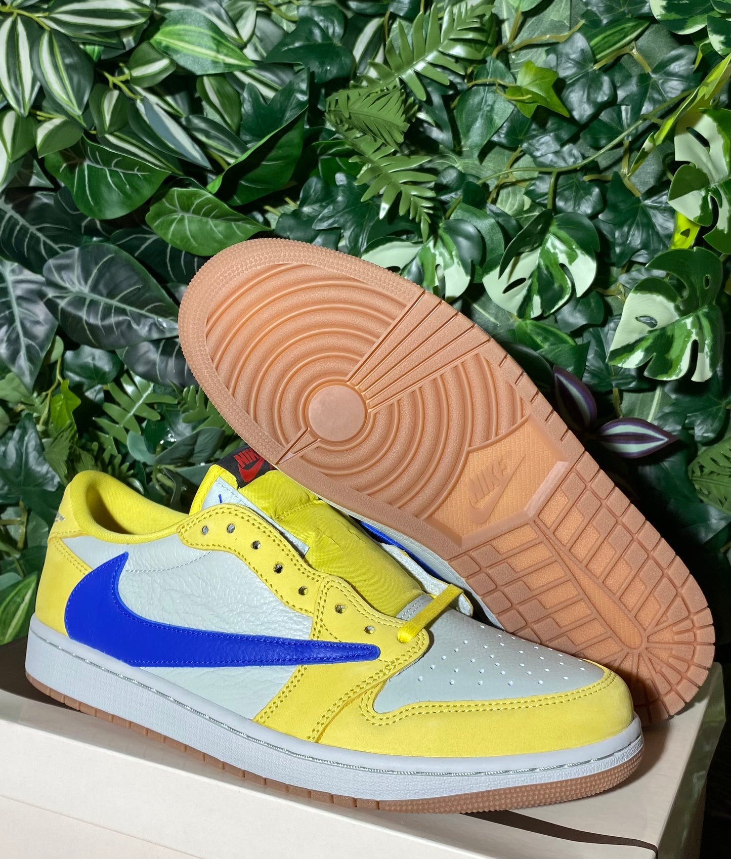 Jordan 1 Low X Travis Scott Canary