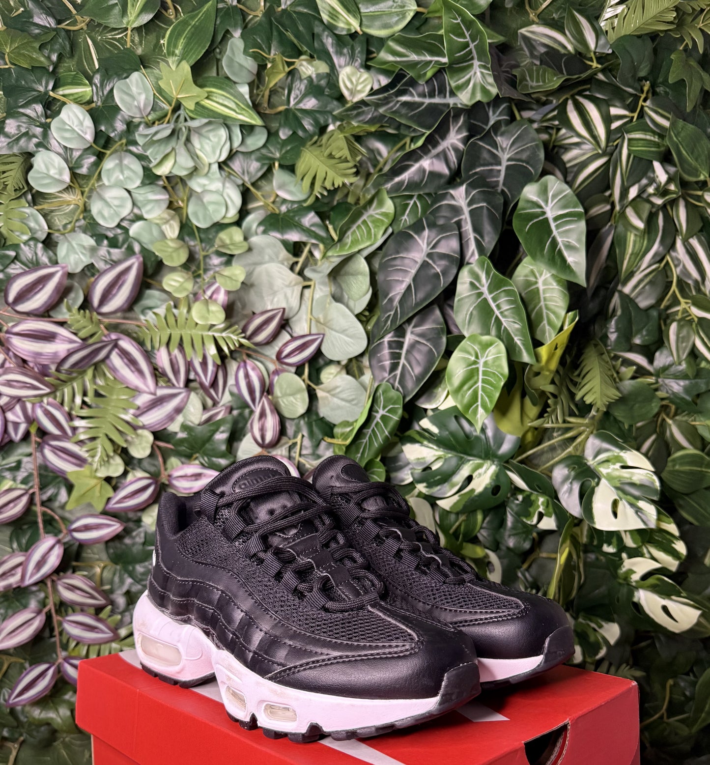 Air Max 95 Black & White