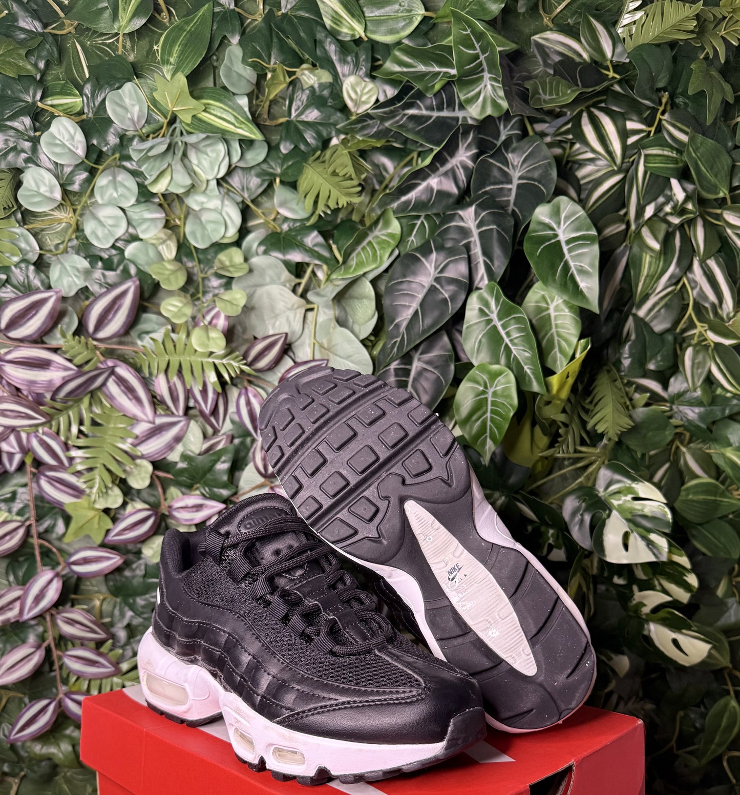 Air Max 95 Black & White