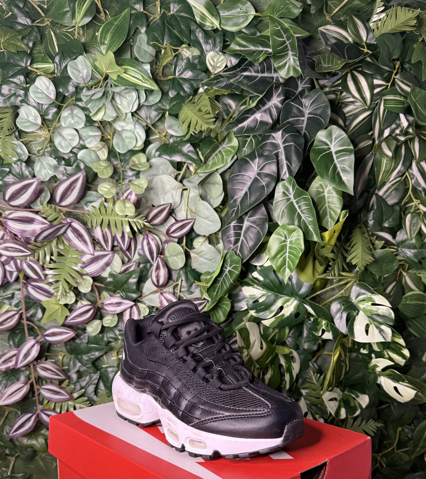 Air Max 95 Black & White