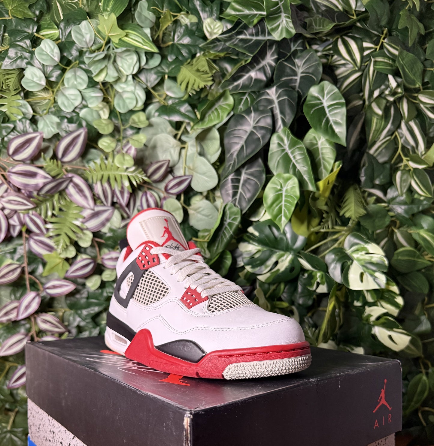 Jordan 4 Fire Red