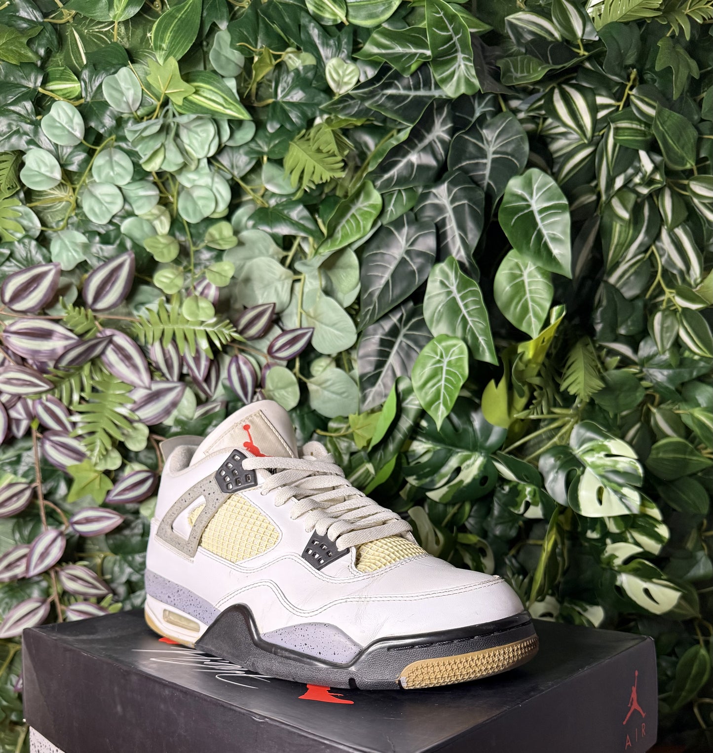 Jordan 4 White Cement