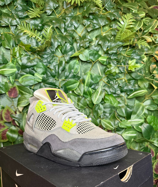 Jordan 4 SE 95 Neon