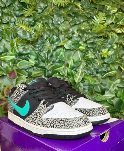 Dunk Low SB Atmos Elephant