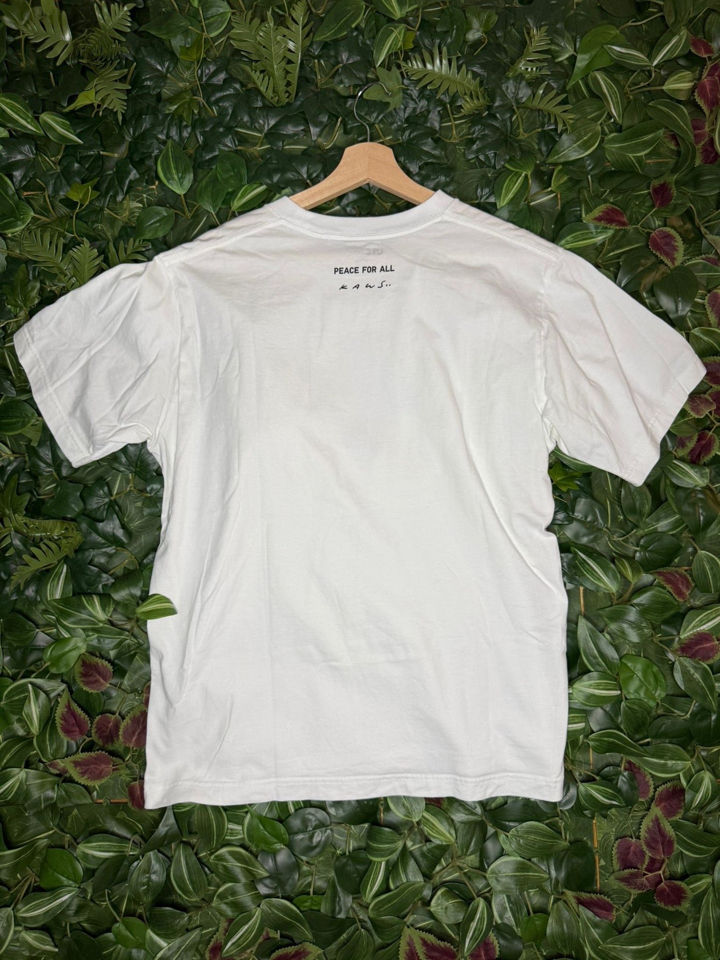 T-shirt Kaws Peace For All White